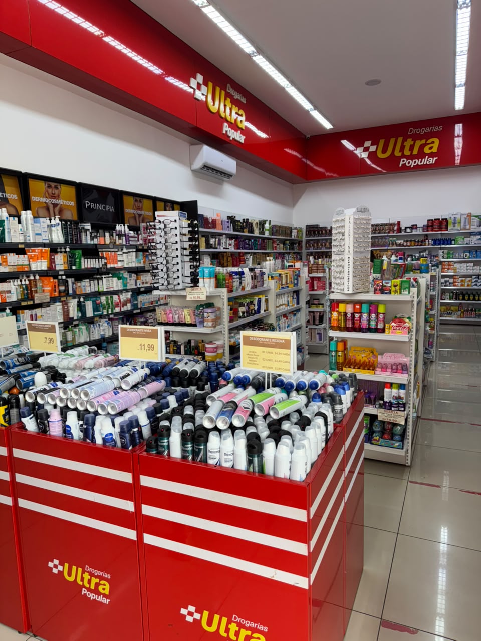Área de perfumaria e cosméticos